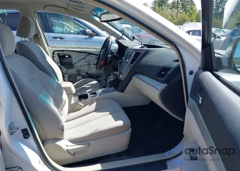 2014 Subaru Legacy 2.5I Premium из США, поврежденный, VIN 4S3BMBC68E3028854